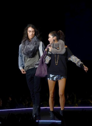 栗原類、メロディー洋子