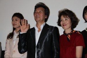 「旅の贈りもの 明日へ」の前川清、酒井和歌子、山田優