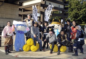 400年ぶりに奇跡の和解！「のぼうの城」犬童・樋口W兜監督、埼玉県知事へ表敬訪問