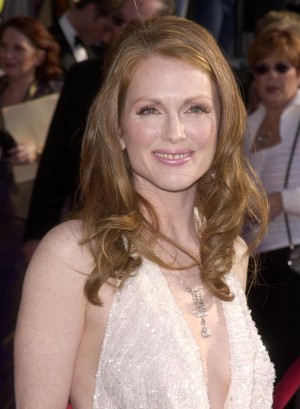 知性派美人女優ジュリアン・ムーア、ロレアル・パリの新しい顔に