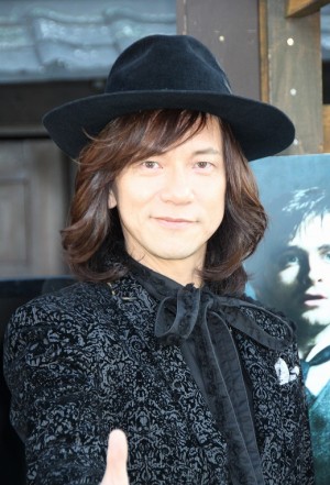 ダイヤモンド・ユカイが恐怖体験で過去の女性関係を洗い流した？「ウーマン・イン・ブラック」お化け屋敷に挑戦！