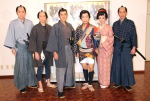 (左から)石橋直也、忍成修吾、鶴見辰吾、市川猿之助、朝海ひかる、吉沢悠