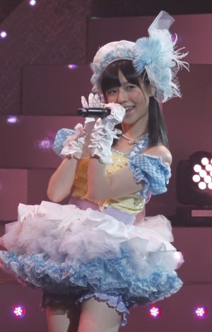 ぱるるがさしこの「それでも好きだよ」をキュートに披露 第2回 AKB48紅白対抗歌合戦