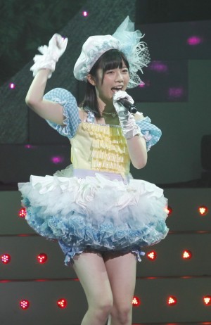 ぱるるがさしこの「それでも好きだよ」をキュートに披露 第2回 AKB48紅白対抗歌合戦