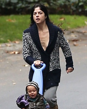 衝撃の激痩せ!破局後のセルマ・ブレアに一体なにが…