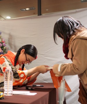 たんぽぽ白鳥久美子が初エッセイ「処女芸人」を発売