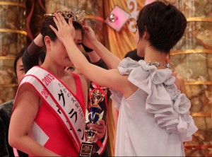 「たかの友梨エステティックシンデレラ」最終選考会グランプリ授賞式での剛力彩芽