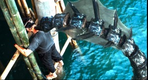 「死霊のしたたり」製作者が放つ深海モンスターパニック「シー・トレマーズ」日本上陸