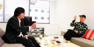 初対談となった細田守監督(左)と富野由悠季監督(右)
