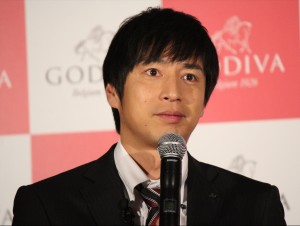 GODIVA主催のホワイトデーイベントに登場した、徳井義実