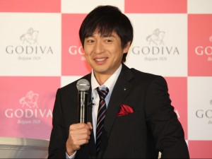 GODIVA主催のホワイトデーイベントに登場した、徳井義実