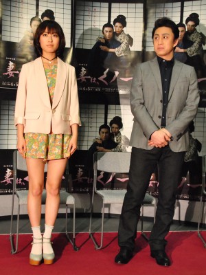 NHKBSプレミアム「BS時代劇 妻は、くノ一」完成試写会に登場した、瀧本美織と市川染五郎