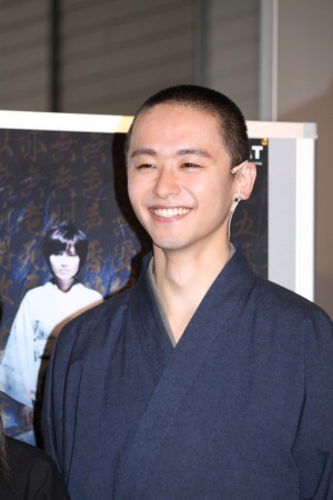 舞台『耳なし芳一』公開稽古前に囲み取材に応じてくれた、橋本淳