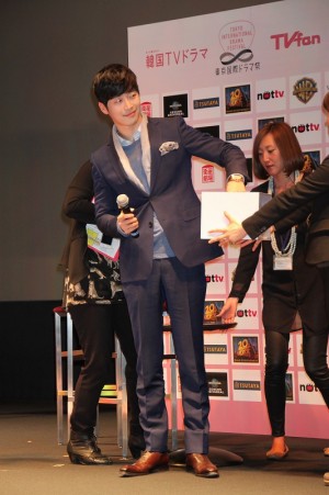 東京国際ドラマ祭に登場した、キム・ジェウォン