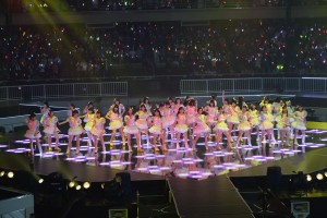 初の単独武道館公演を行ったHKT48 20分に及ぶ48グループ&乃木坂46メドレーも!