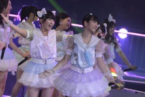 初の単独武道館公演を行ったHKT48 20分に及ぶ48グループ&乃木坂46メドレーも!