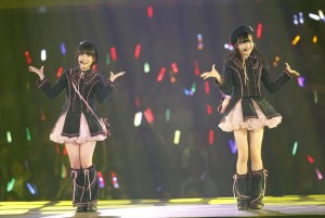 初の単独武道館公演を行ったHKT48 20分に及ぶ48グループ&乃木坂46メドレーも!