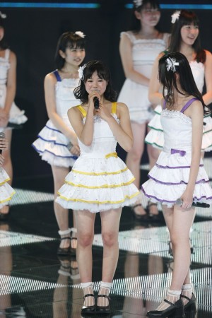 初の単独武道館公演を行ったHKT48 20分に及ぶ48グループ&乃木坂46メドレーも!