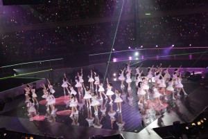 初の単独武道館公演を行ったHKT48 20分に及ぶ48グループ&乃木坂46メドレーも!