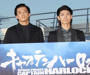 小栗旬と三浦春馬が松本零士プロデュース旅客船に乗って登場!