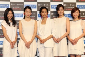 左から、倉科カナ、成海璃子、木村多江、高梨臨、広末涼子、『鍵のない夢を見る』記者会見にて