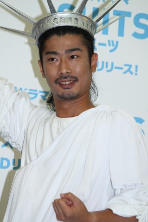 菅良太郎、海外ドラマ『SUITS/スーツ』DVDリリース記念イベントにて