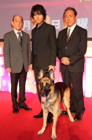 『特捜最前線2013~7頭の警察犬』製作発表記者会見にて