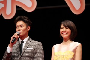 『潔く柔く』完成披露舞台挨拶に登壇した長澤まさみと岡田将生