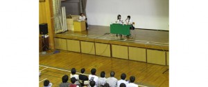 『のんのんびより』先行上映会に登壇した村川梨衣(左)と佐倉綾音(右)