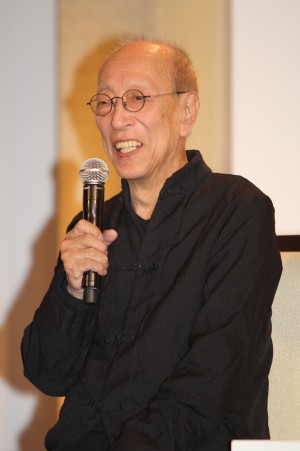 蜷川幸雄、舞台『冬眠する熊に添い寝してごらん』製作発表にて