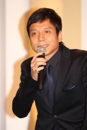 勝村政信、舞台『冬眠する熊に添い寝してごらん』製作発表にて