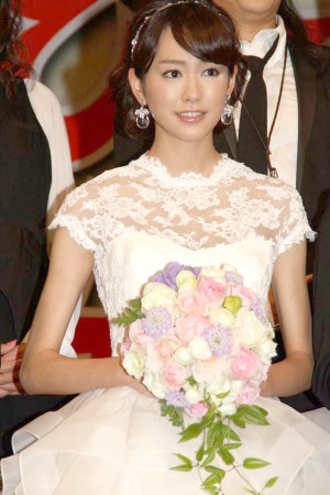 ウェディングドレス姿で登場した、桐谷美玲