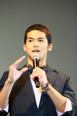 菅谷哲也『ハダカの美奈子』初日舞台挨拶にて