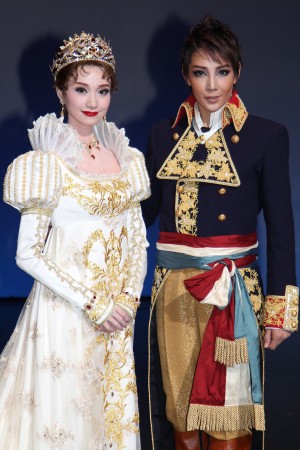 夢咲ねね、柚希礼音、宝塚歌劇団星組公演『眠らない男・ナポレオン‐愛と栄光の涯(はて)に‐』製作発表会見にて