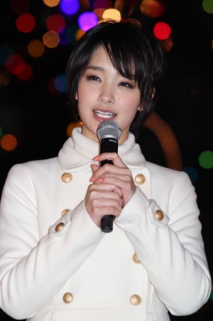 剛力彩芽、中山競馬場クリスマスイルミネーション点灯式にて