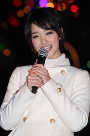 剛力彩芽、中山競馬場クリスマスイルミネーション点灯式にて