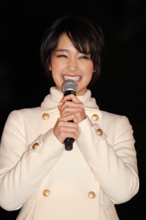 剛力彩芽、中山競馬場クリスマスイルミネーション点灯式にて