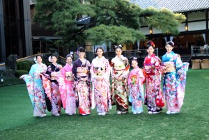 剛力彩芽、武井咲、忽那汐里、2014年オスカープロモーション晴れ着撮影会にて