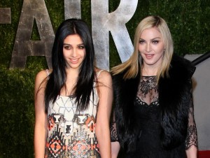 マドンナも応援、娘ローデスが高校のミュージカル『グリース』に出演