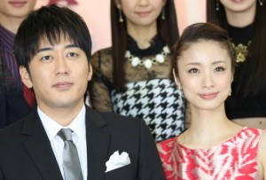 「第55回 輝く!日本レコード大賞」記者会見に出席した司会の安住紳一郎と上戸彩