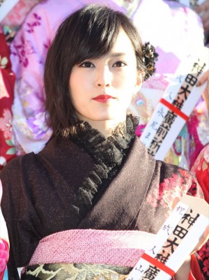 成人式を迎えたAKB48グループ26人が晴れ着姿でご祈祷 山本彩(NMB48)