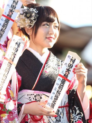 成人式を迎えたAKB48グループ26人が晴れ着姿でご祈祷 内田眞由美