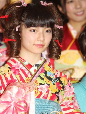 AKB48グループ成人式記念撮影会の模様 島崎遥香