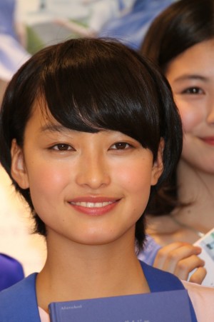 小川涼、第7回東宝シンデレラガール写真集「Afterschool コバルトデイジー」発売記念記者会見