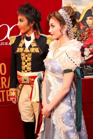 柚希礼音、夢咲ねね、宝塚星組公演『眠らない男・ナポレオン‐愛と栄光の涯(はて)に‐』公開稽古&囲み取材にて