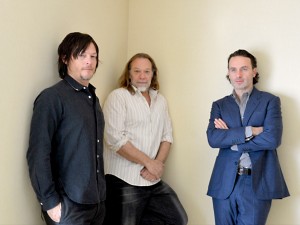 『ウォーキング・デッド』ノーマン・リーダス(ダリル・ディクソン役)、特殊メイク・アーティスト&製作総指揮兼監督グレッグ・ニコテロ、アンドリュー・リンカーン(リック・グリムス役)