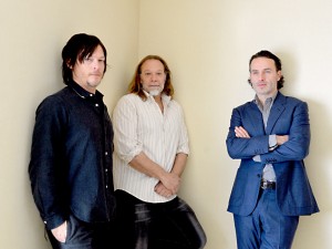 『ウォーキング・デッド』ノーマン・リーダス(ダリル・ディクソン役)、特殊メイク・アーティスト&製作総指揮兼監督グレッグ・ニコテロ、アンドリュー・リンカーン(リック・グリムス役)