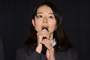 映画『愛の渦』完成披露試写会に登壇した、中村映里子