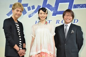 『ホットロード』製作報告会見にて(左から登坂広臣、能年玲奈、三木孝浩監督)