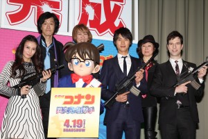 『名探偵コナン 異次元の狙撃手(スナイパー)』完成披露舞台挨拶でレギュラー陣とゲスト陣が揃って登壇